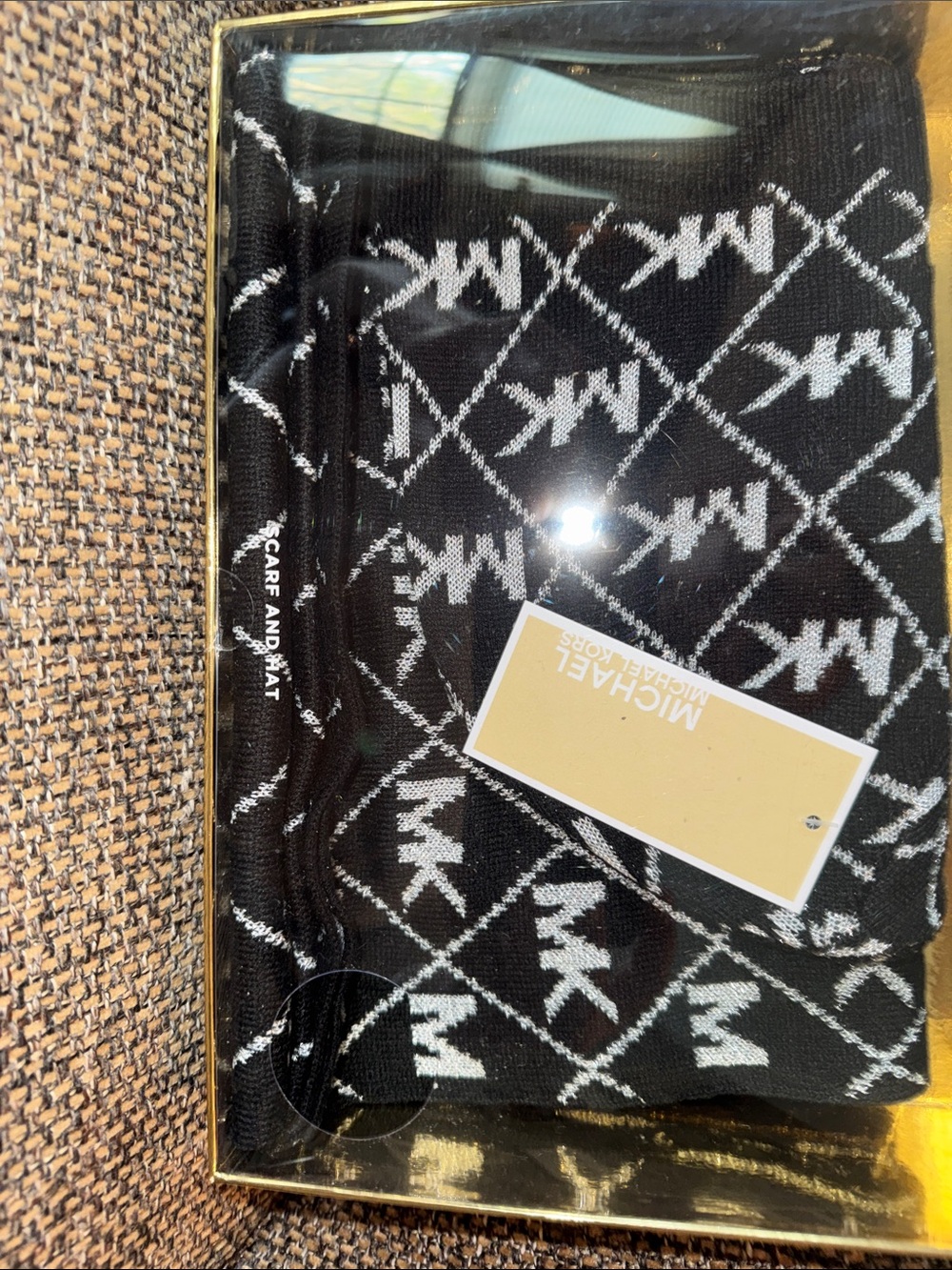 Michael Kors Black & White MK Logo Knit Scarf and hat in box